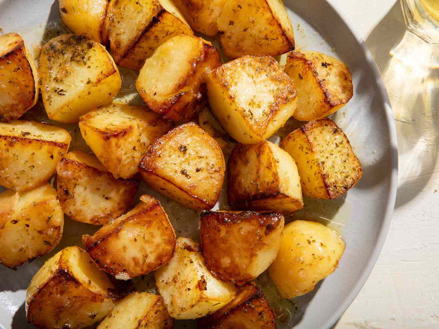 greek-style-lemon-roasted-potatoes-recipe