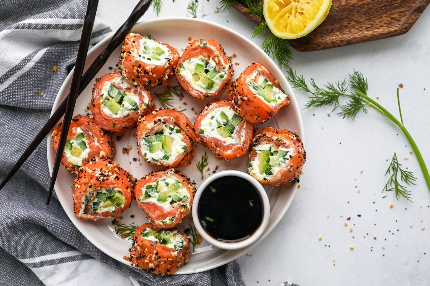 smoked-salmon-sushi-roll-recipe